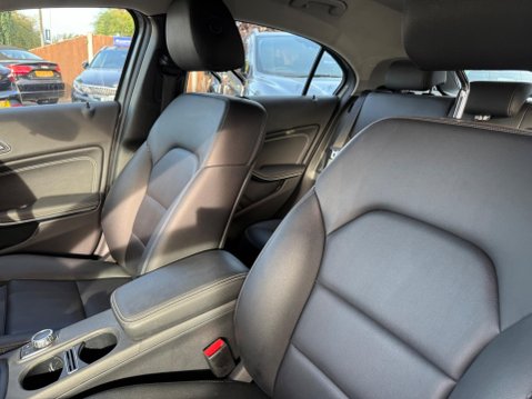 Mercedes-Benz A Class 1.6 A180 Sport (Executive) 7G-DCT Euro 6 (s/s) 5dr 31
