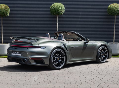 Porsche 911 Turbo S Cabriolet (992) 4