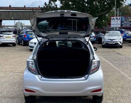 Toyota Yaris 1.5 Yaris T4 Hybrid CVT 5dr 46