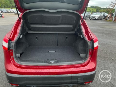 Nissan Qashqai 1.6 dCi Tekna 2WD Euro 6 (s/s) 5dr 7