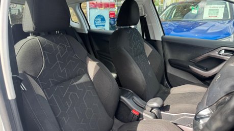 Peugeot 2008 PURE TECH ACTIVE 9