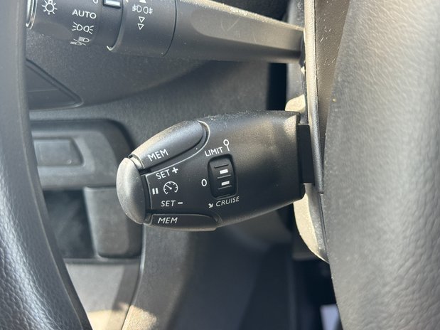 Vauxhall Vivaro SWB L1H1 Low Roof 2700 Pro Air Con Sensors Cam EURO 6 19
