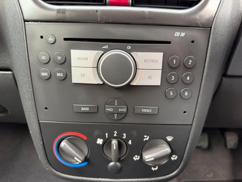 Vauxhall Combo 1.3 CDTi 2000 16v Panel Van 3dr Diesel Manual (134 g/km, 69 bhp) 33