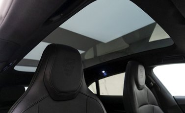 Porsche Taycan 4 Cross Turismo 12