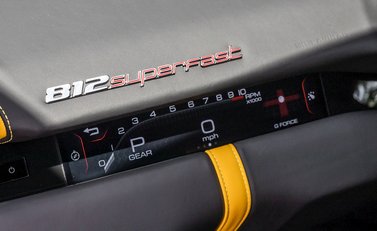 Ferrari 812 Superfast 19