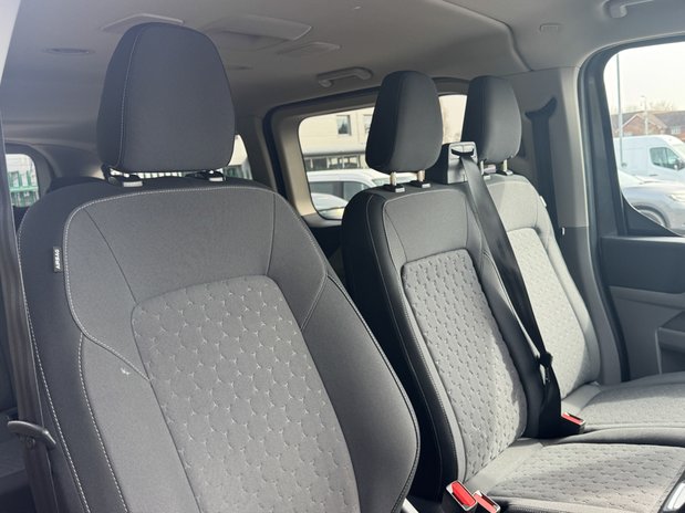 Ford Tourneo Custom Titanium Luxe | 9 Seat | Auto | L2 LWB | 320 | Euro 6 | £31,992 + vat 13