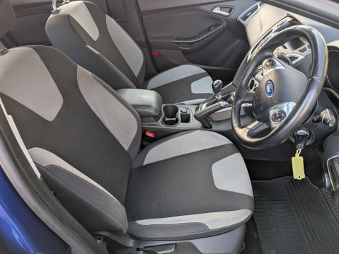 Ford Focus 1.6 TDCi Zetec Navigator Euro 5 (s/s) 5dr 9