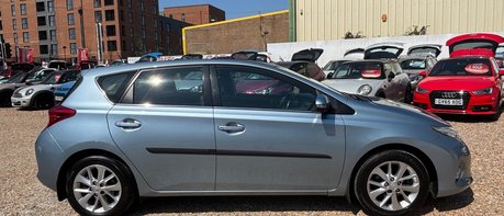Toyota Auris ICON VALVEMATIC.. AUTOMATIC.. 9 MAIN DEALER SERVICES.. STUNNING EXAMPLE 1