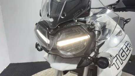 Triumph Tiger XRT 2019 ONLY 9K SERVICE HISTORY MOT VERY CLEAN 800CC 20