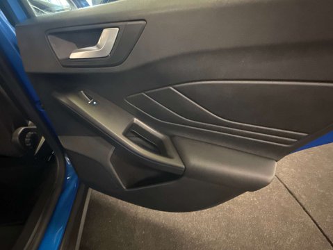 Ford Focus 1.5 Focus Titanium TDCI 5dr 35