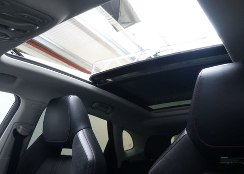 MG HS 1.5 MG HS Exclusive Semi-Auto 5dr 45