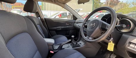 Mazda 3 TS..LOTS OF HISTORY.. 14 SERVICES.. LAST OWNER 11 YEARS.. BLUETOOTH 1