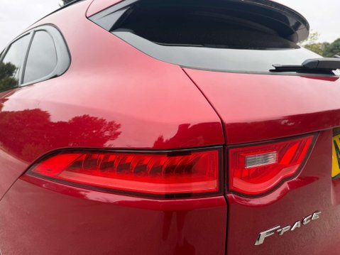 Jaguar F-Pace 2.0 F-PACE R-Sport AWD D Auto 4WD 5dr 47