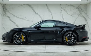 Porsche 911 Turbo S (992) 5