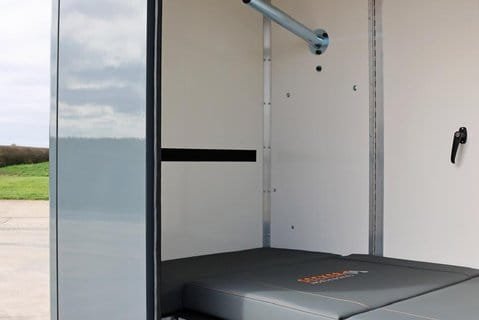 Renault Master DEMO MODEL 3.5 TON ADVANCE 150 AUTO STALLION BUILD SEEKER HORSEBOX REAR BED 25