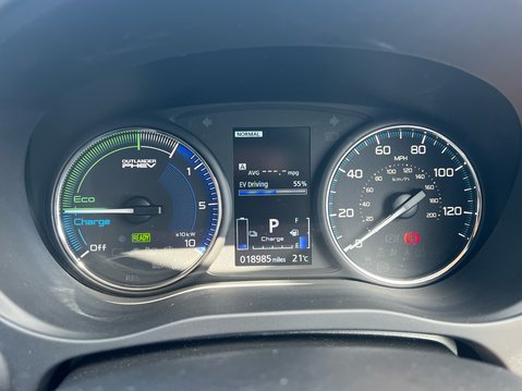 Mitsubishi Outlander PHEV DESIGN 11
