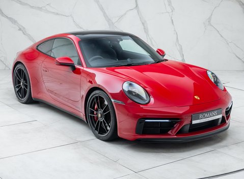 Porsche 911 Carrera 4 GTS (992) 11