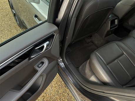 Porsche Macan D S PDK 80