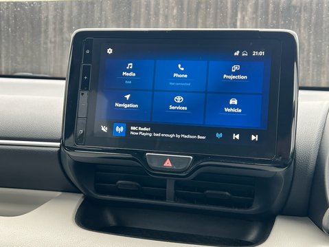 Toyota Yaris EXCEL FHEV 12