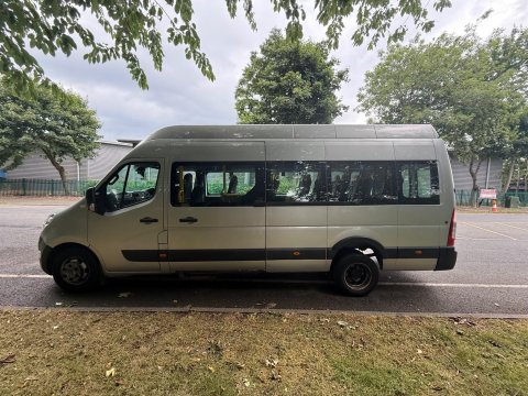 Renault Master 17 seater minibus 4