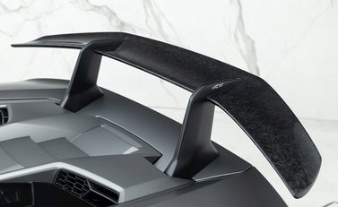 Lamborghini Huracan LP640-4 Performante 22