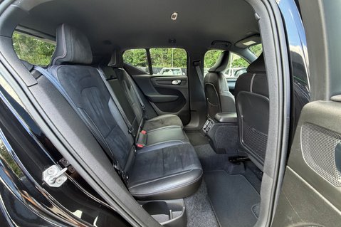 Volvo XC40 D4 R-DESIGN PRO AWD 23