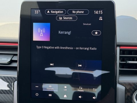 Renault Arkana 1.6 E-TECH Hybrid 145 R.S. Line 5dr Auto 23