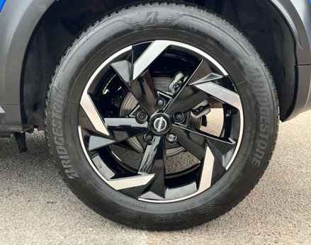 Nissan Juke 1.0 Juke N-Connecta DiG-T Semi-Auto 5dr 13