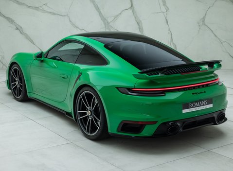 Porsche 911 Turbo S (992) 12