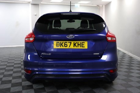 Ford Focus ST-LINE X 8