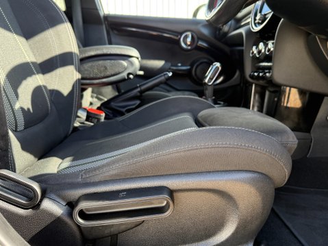 Mini Hatch COOPER S SPORT AUTO 17
