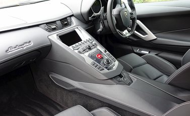 Lamborghini Aventador LP 700-4 18