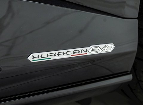 Lamborghini Huracan LP640-4 EVO 26