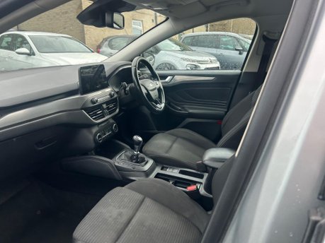 Ford Focus TITANIUM 6