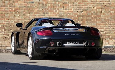 Porsche Carrera GT 10