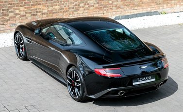 Aston Martin Vanquish 9