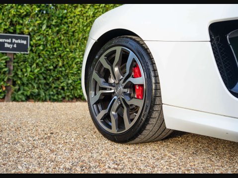 Audi R8 5.2 R8 Spyder Quattro V10 Semi-Auto 4WD 2dr 26