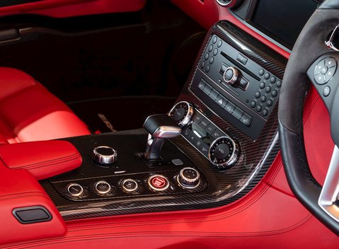 Mercedes-Benz SLS AMG 13