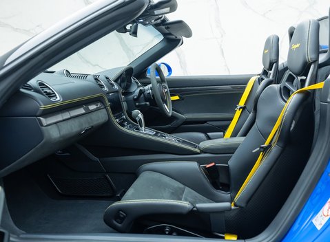 Porsche 718 SPYDER 17