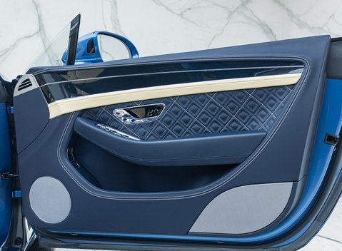 Bentley Continental GTC W12 First Edition 36