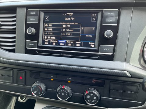 Volkswagen Transporter T30 TDI P/V STARTLINE 19
