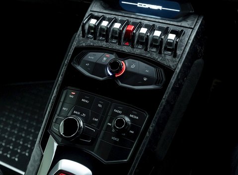 Lamborghini Huracan LP640-4 Performante 15