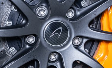 McLaren 675LT Spider MSO Carbon Series 36