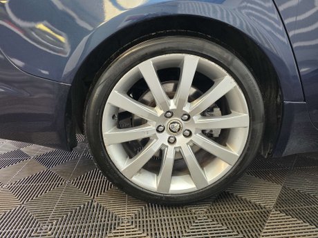 Jaguar XF 3.0d V6 Premium Luxury Saloon 4dr Diesel Auto Euro 5 (240 ps) 27