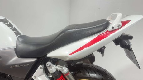 Honda CB 2008 26K OUTSTANDING CONDITION NEW MOT MUSCLE BIKE 1300CC 36