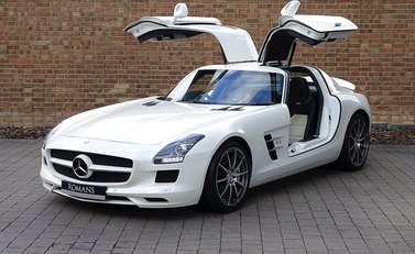 Mercedes-Benz SLS AMG 27