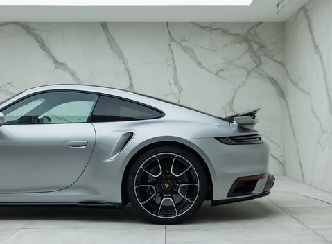Porsche 911 Turbo S (992) 39