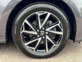 Toyota Yaris 1.5 Yaris Design HEV CVT 5dr 15