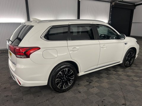Mitsubishi Outlander 2.0h 12kWh Juro CVT 4WD Euro 6 (s/s) 5dr 6