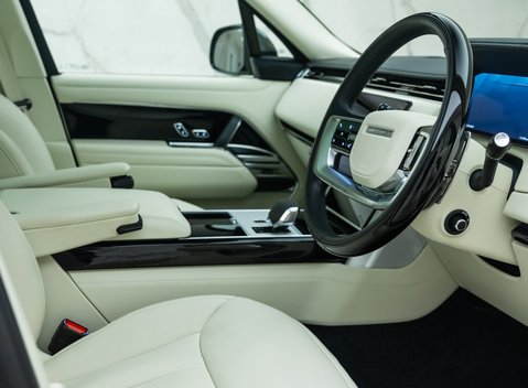 Land Rover Range Rover D350 AUTOBIOGRAPHY LWB 13